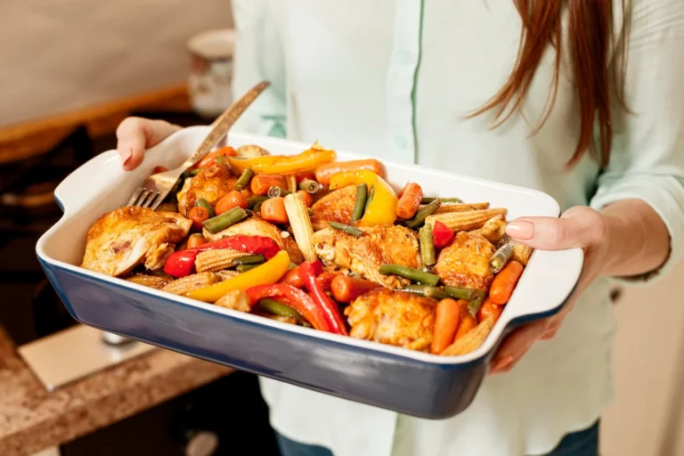 Курица с овощами и рисом